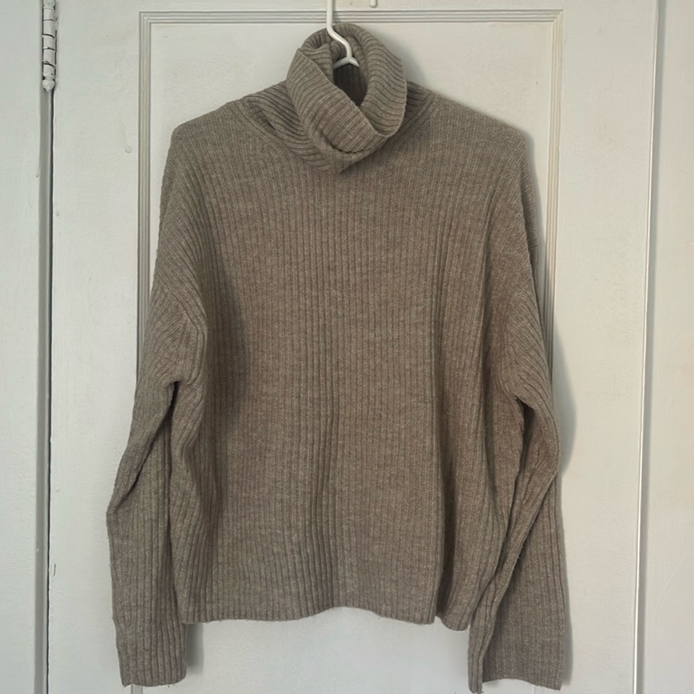 Knit high neck jumper